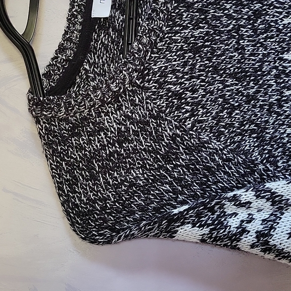 MY STYLE SWEATER - Picture 3 of 12